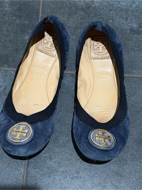Tory Burch Navy Suede Logo Round-Toe Ballet Flats